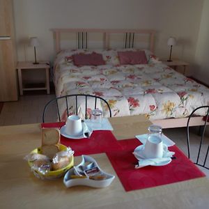 Camera con letto king size